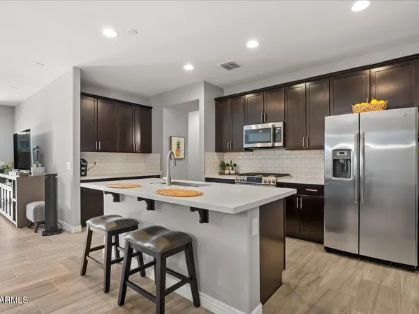 10057 E Wavelength Avenue, Mesa, AZ 85212