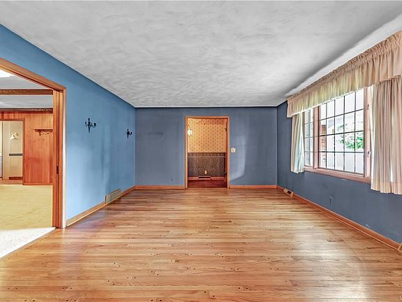 5th image of 70 Zoerb Ave