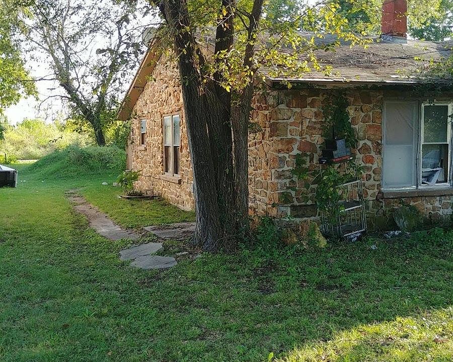 2nd image of 1804 W 4th St