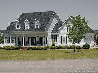 1073 Delancy Dr, Hope Mills, NC 28348