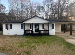 614 Alfred C Carson Dr, Sandersville, GA 31082