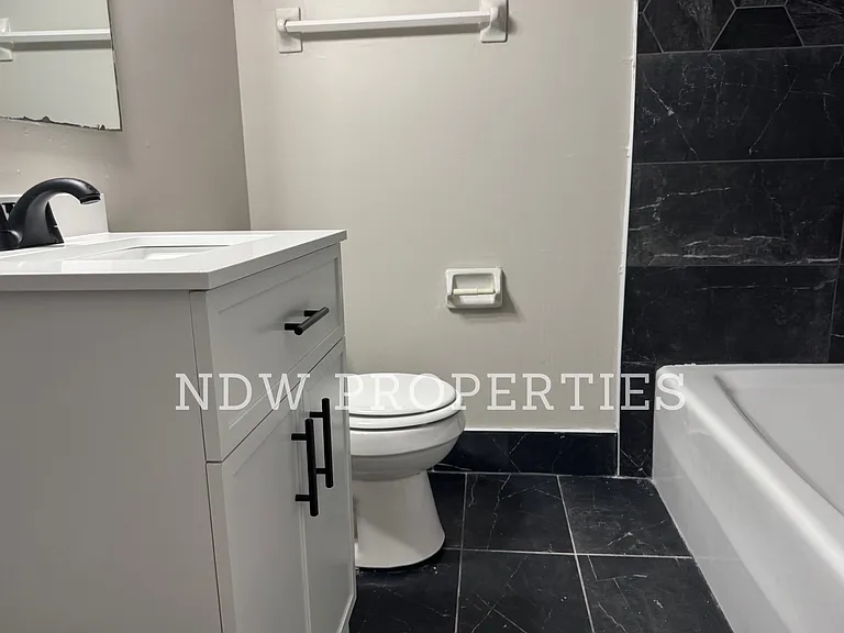 Bathroom #3 (upstairs)