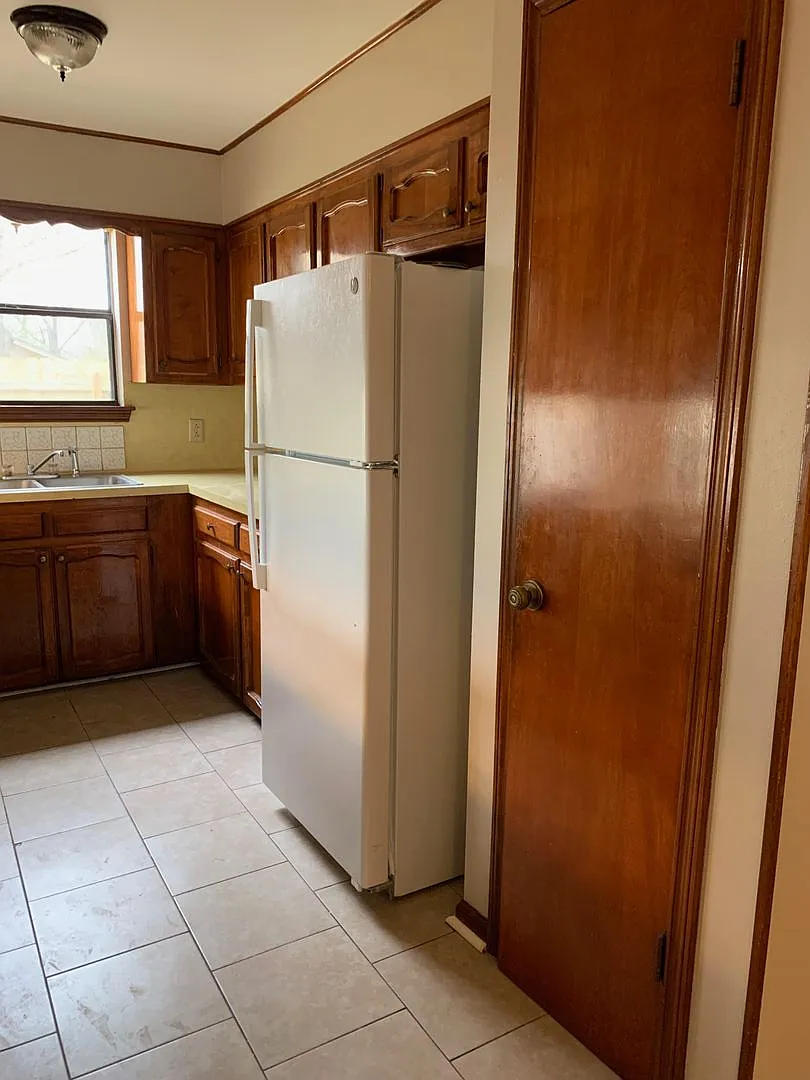 Briargrove Ave 13431 — Photo 3
