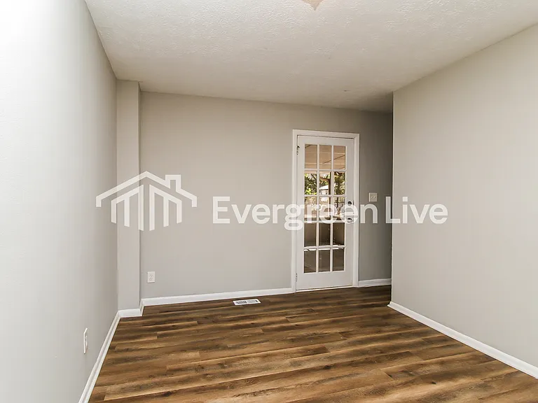 245 Hummingbird Way — Photo 5