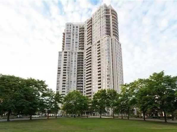 35 Kingsbridge Garden Cir, Mississauga, ON