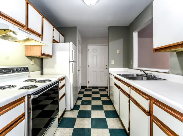 CLIFFWOOD APARTMENTS, 1490 Elm Rd #22, Radcliff, KY 40160