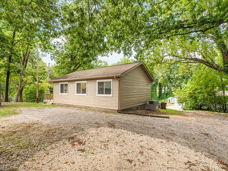 113 Wakeman Ln — Photo 20