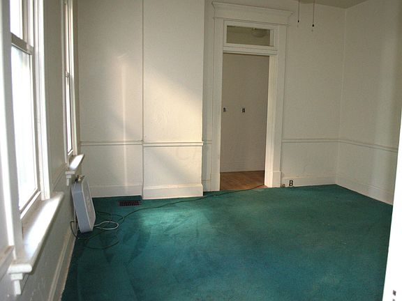4th image of 358 E Markison Ave