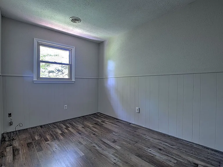 405 Cypress St — Photo 9