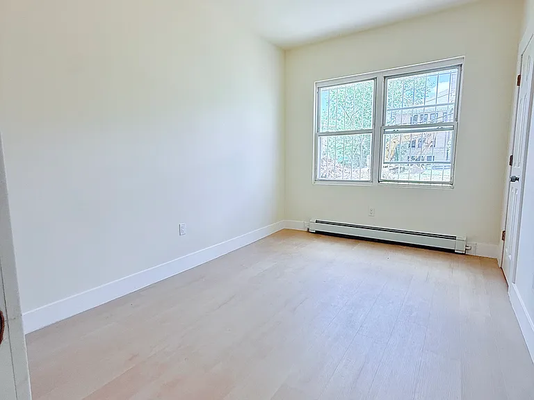 435 E 5th St #1 — Photo 6