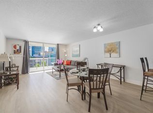 1200 Brickell Bay Dr APT 1517, Miami, FL 33131