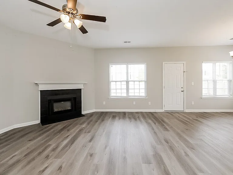 145 Gross Lake Pkwy — Photo 5