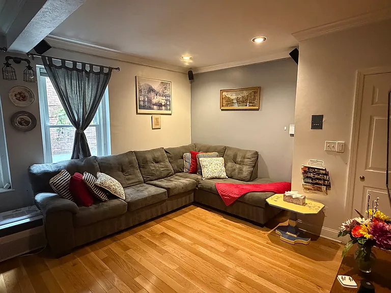 38A Charter St #2 — Photo 2