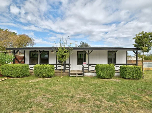 208 Hitching Post Dr, Kyle, TX 78640
