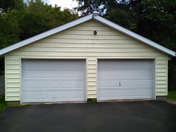 2nd image of 164 Groton Ave