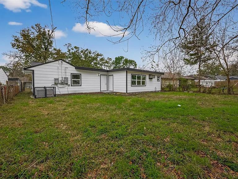 5833 Southlea St — Photo 37