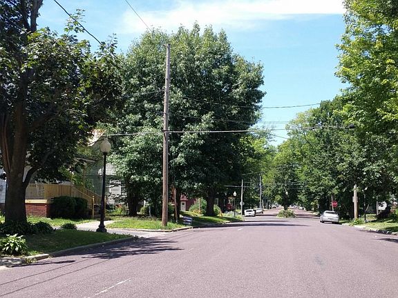 5th image of 302 W Armstrong Ave