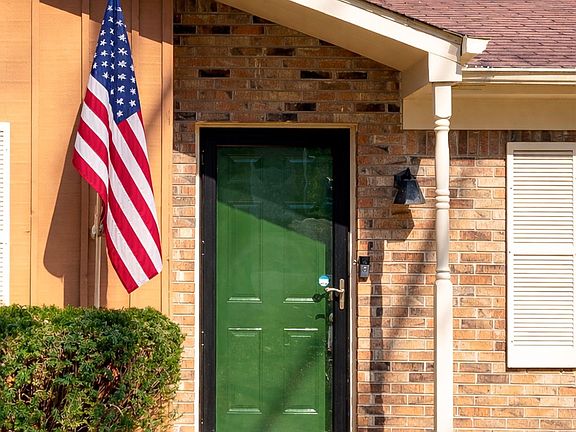 5th image of 520 Holt Valley Rd