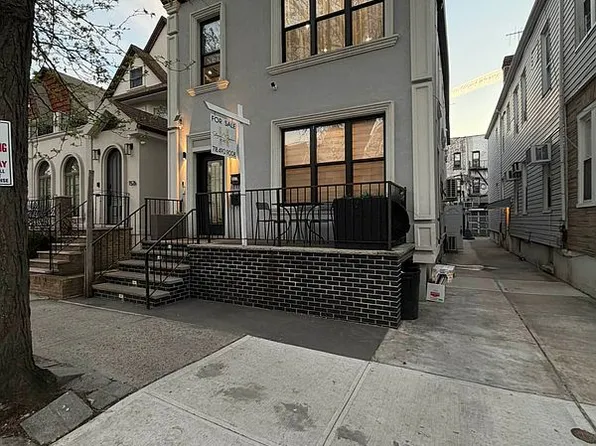 1524 E 12th St, Brooklyn, NY 11230