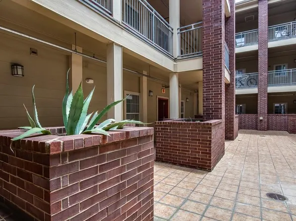 1023 W 24th St APT 904, Austin, TX 78705