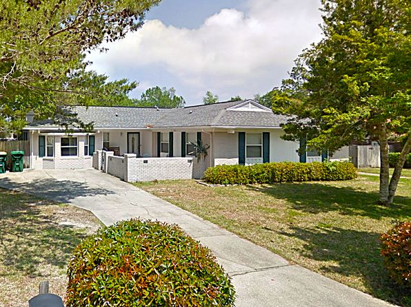 401 Crystal Ln