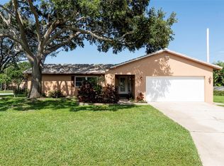 6465 Livingston Ave N, Saint Petersburg, FL 33702
