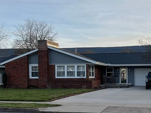 1048 Mulberry St, Montoursville, PA 17754