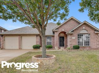 1110 Eastbrook Dr, Glenn Heights, TX 75154