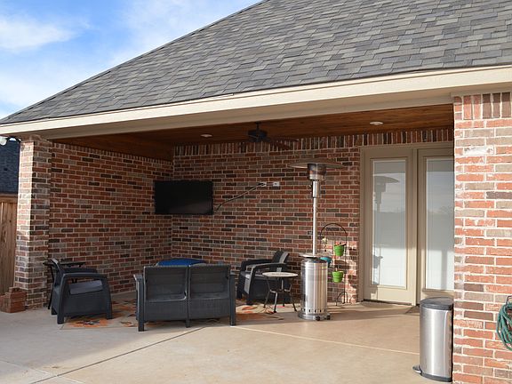 2nd image of 117 Banks Dr