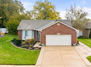 52868 Schafers Run Ct, New Baltimore, MI 48051