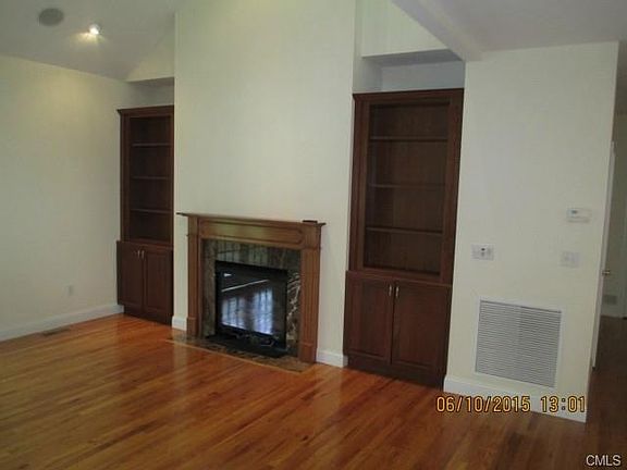 4th image of 353 Spruce Hill Dr