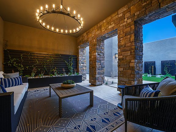 23-013-04a_RWH_RH_Residence Six Patio