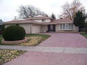 1105 W Willow Ln photo 1