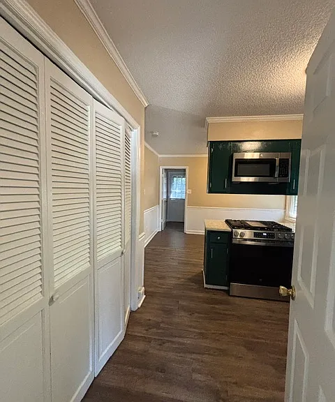 6717 W Friendly Ave — Photo 9
