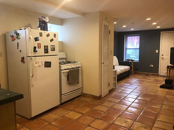 4th image of 1610 N Wolcott Ave