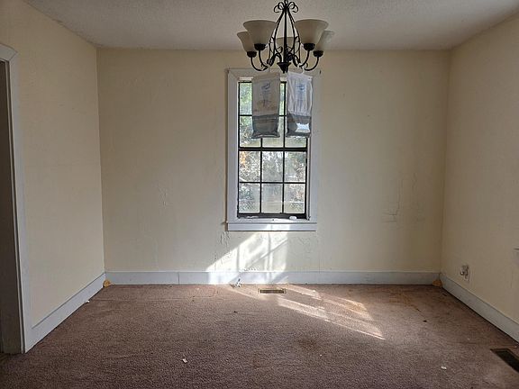5th image of 717 Tucker Avenue