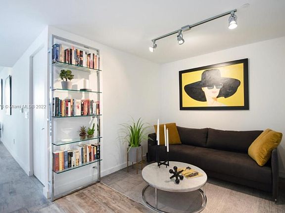 5th image of 650 NE 32nd St Unit 3207