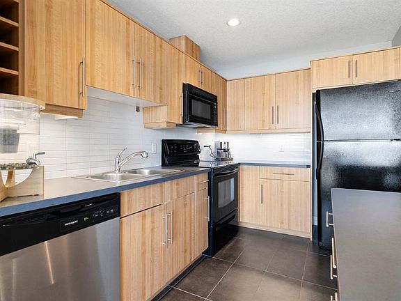 3rd image of 55 S Spruce Pl SW #1204