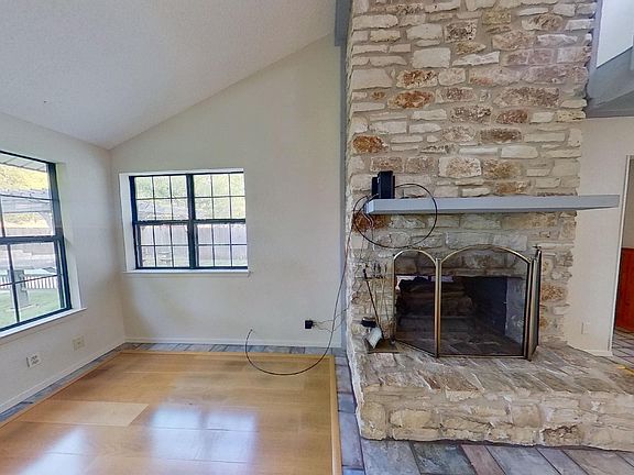 5th image of 13521 Briar Hollow Dr