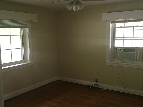 2nd image of 428 W Chestnut St
