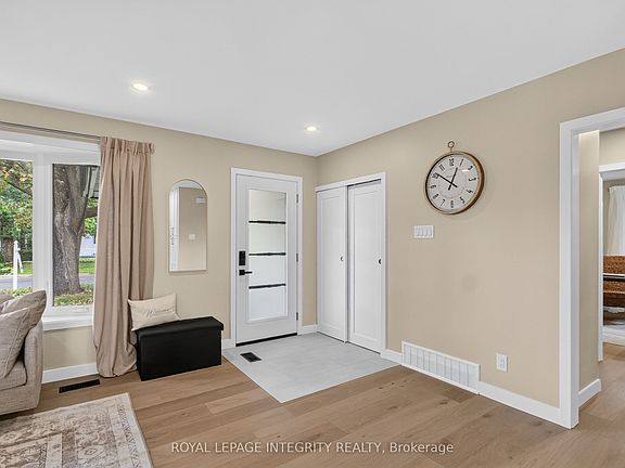 3rd image of 2698 Ulster Cres