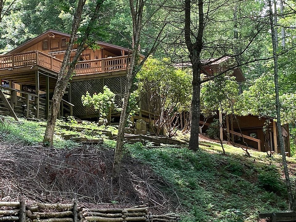 1st image of 589 Clubhouse Dr