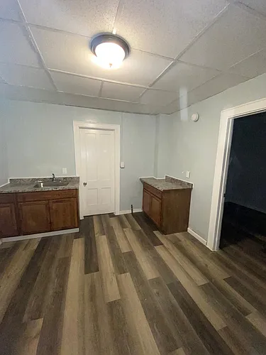 910 Park St Photo 1
