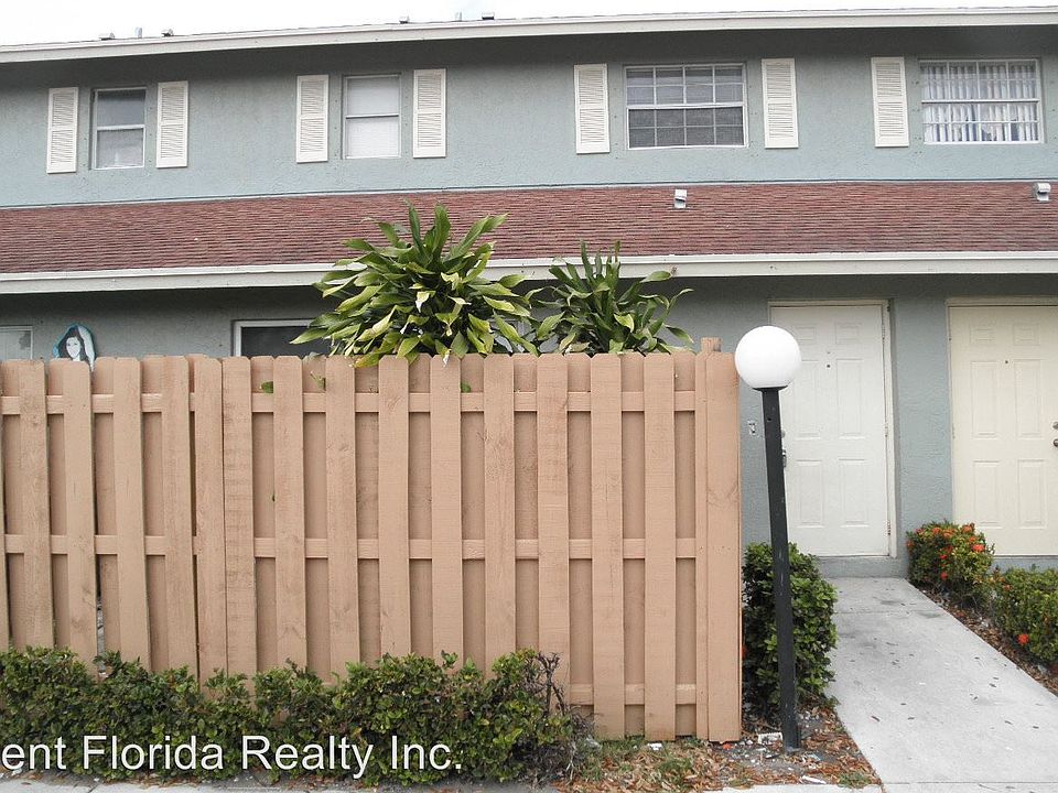 1st image of 1220 Cypress Way E