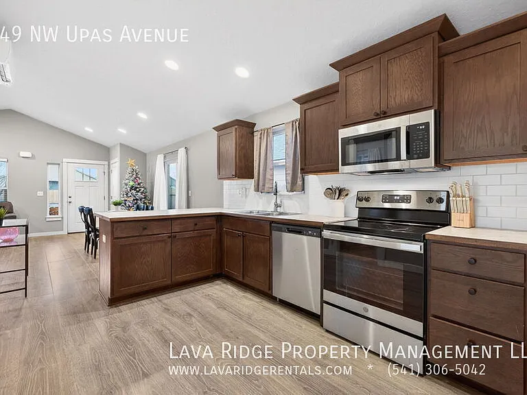 949 NW Upas Ave — Photo 6