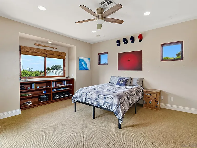 645 N Rios Ave — Photo 11