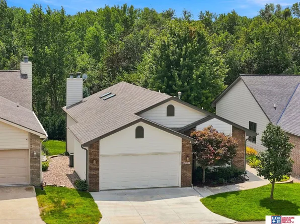 6941 Forest Lake Blvd, Lincoln, NE 68516