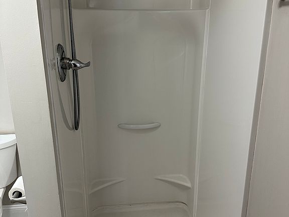 5th image of 607 W Ormsby Ave #2