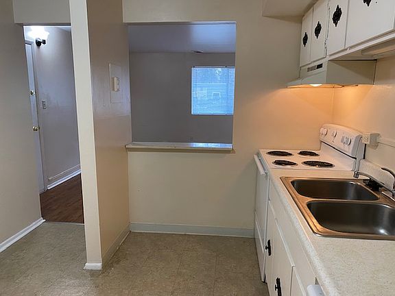 5th image of 1105 Evans Ave #1B