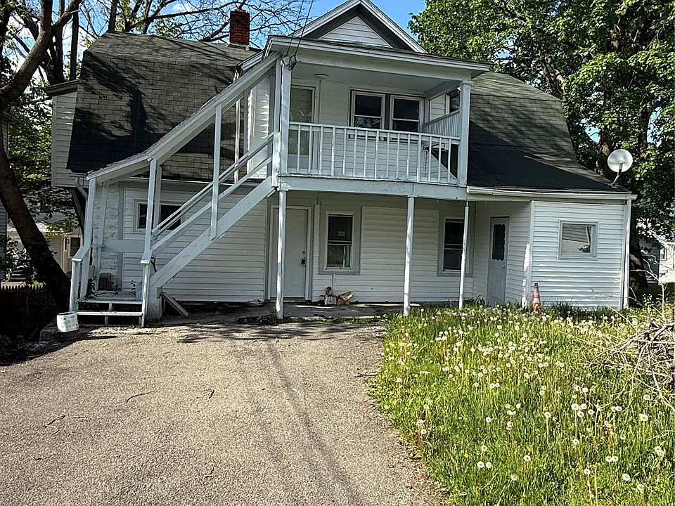 1st image of 115 W Franklin St